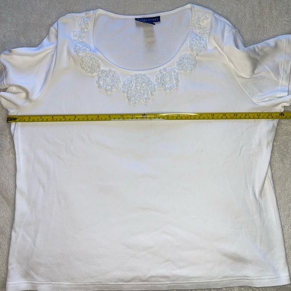 Karen Scott White Embroidered Floral Top - Picture 4 of 5